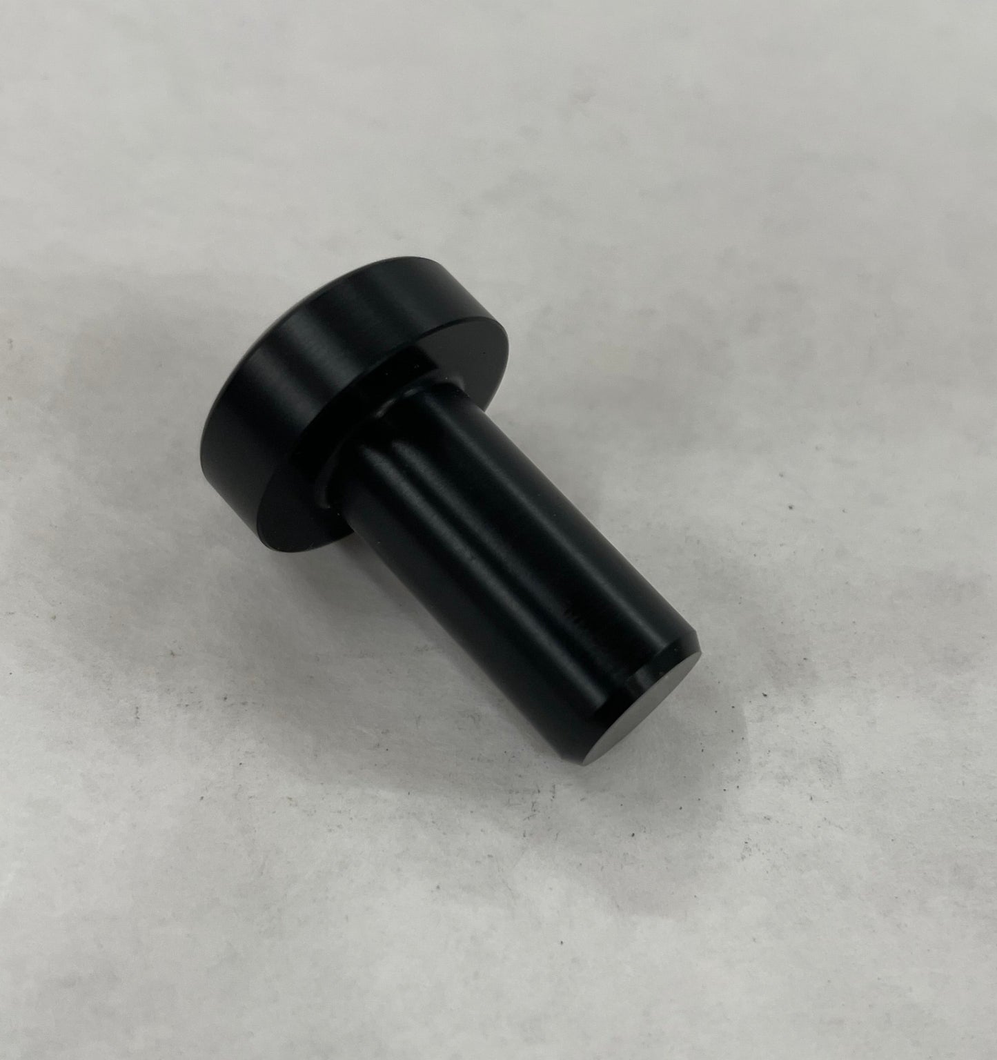 PLUG PIVOT AXLE INBOARD FSAE/DSR FIXED INBOARD - 02003162